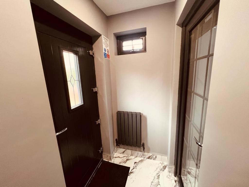 Urban Escape *4 Bedroom House* With Free Parking Birmingam Exterior foto